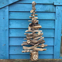 Load image into Gallery viewer, MEDIUM PERSONALISED DRIFTWOOD FAMILY TREE |  FOR ANY FAMILY!
