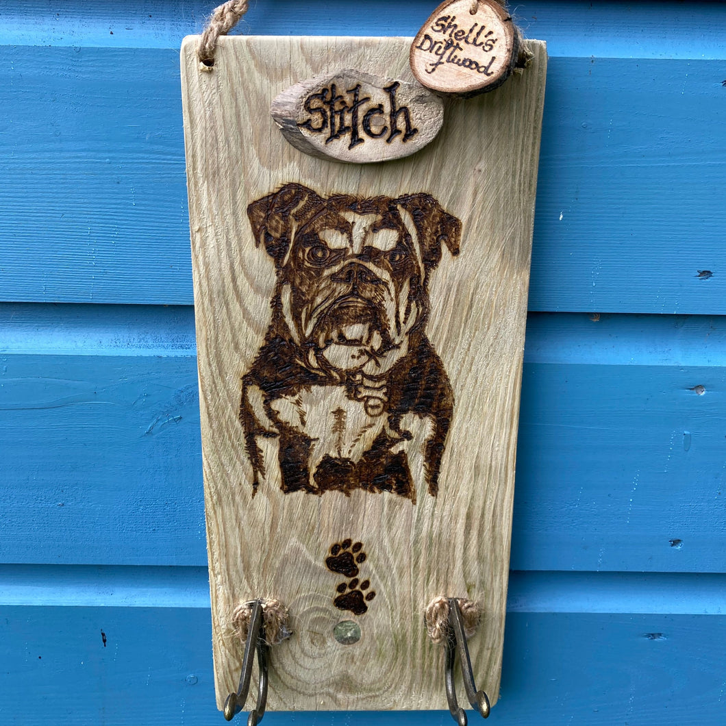 PERSONALISED PET PYROGRAPHY LEAD HOLDER