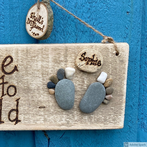 PERSONALISED BABY PEBBLE ART PLAQUE/WELCOME TO THE WORLD
