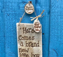 Load image into Gallery viewer, PERSONALISED BABY PEBBLE ART PLAQUE/ &quot;HERE COMES A BRAND NEW LITTLE BOY

