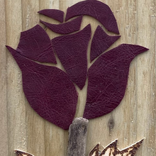 Load image into Gallery viewer, LEATHER FLOWER WALLHANGINGS FOR MUM| PERSONALISED ESPECIALLY FOR YOU.

