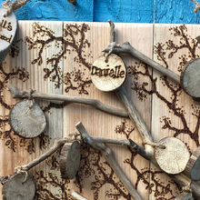Load image into Gallery viewer, DRIFTWOOD &amp; PYROGRAPHY FAMILY TREE| MADE &amp; PERSONALISED FOR YOU!
